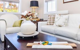 Sweet Magnolia 1 Or 2 Bedroom Suite St Kilda Cambridge With Complimentary Continental Breakfast